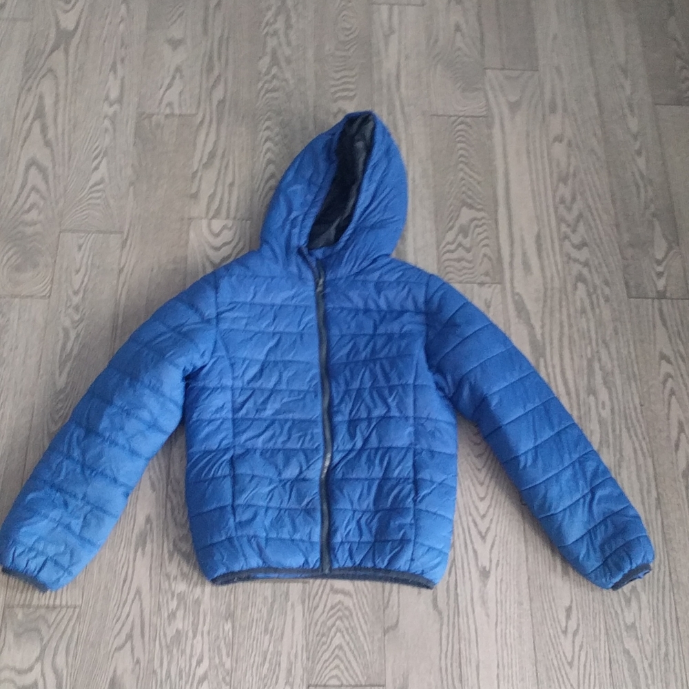 Beautiful light puffy jacket by George ✳️